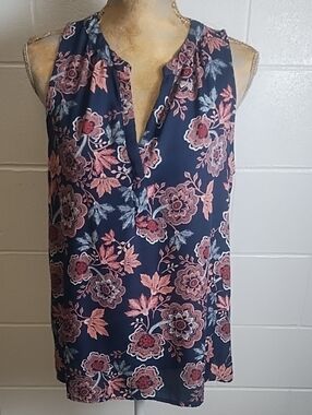 Alice Blue Stitch Fix Simona Henley Blouse Navy Floral Sleeveless